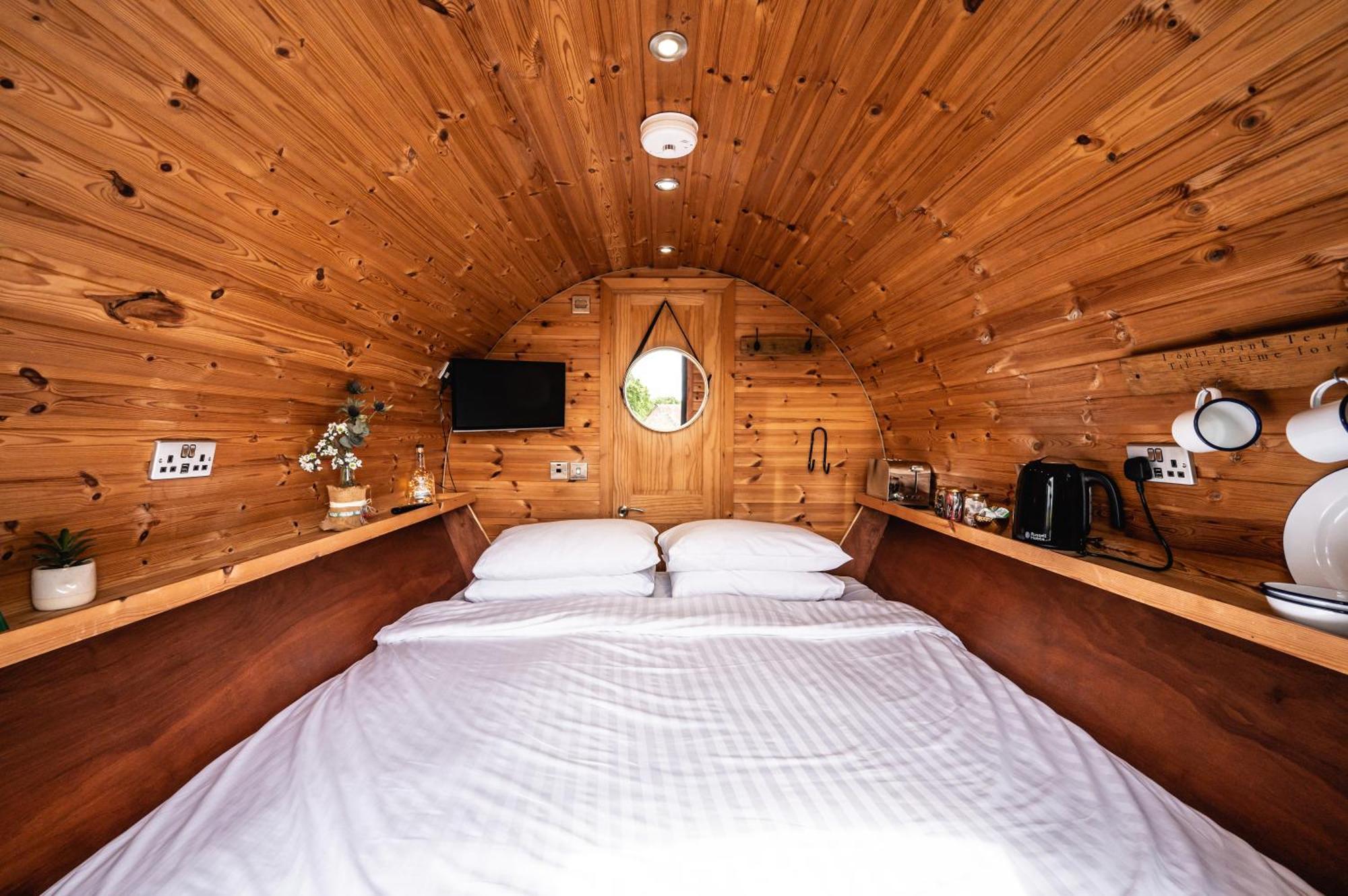 Delny Glamping And Farm Animals Hotel Invergordon Ngoại thất bức ảnh