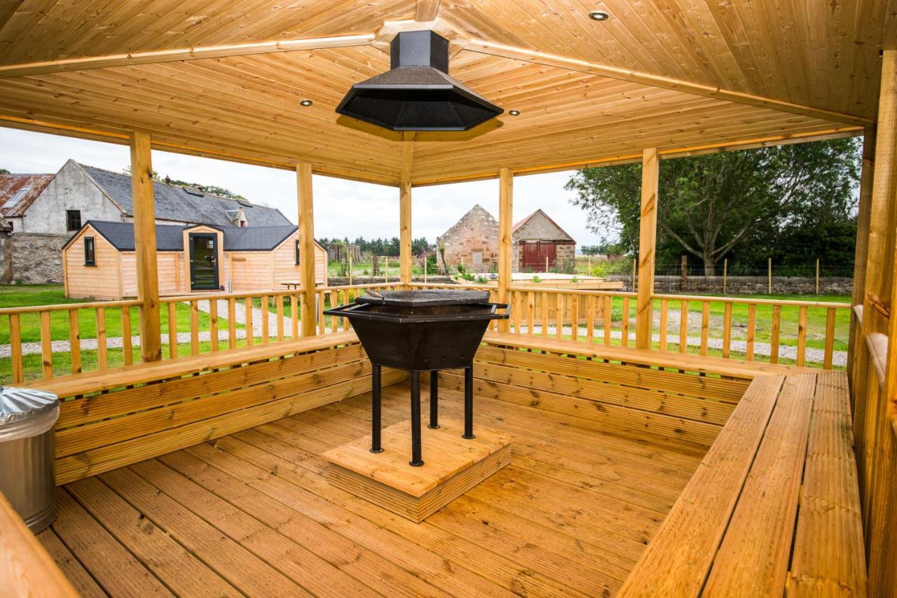 Delny Glamping And Farm Animals Hotel Invergordon Ngoại thất bức ảnh